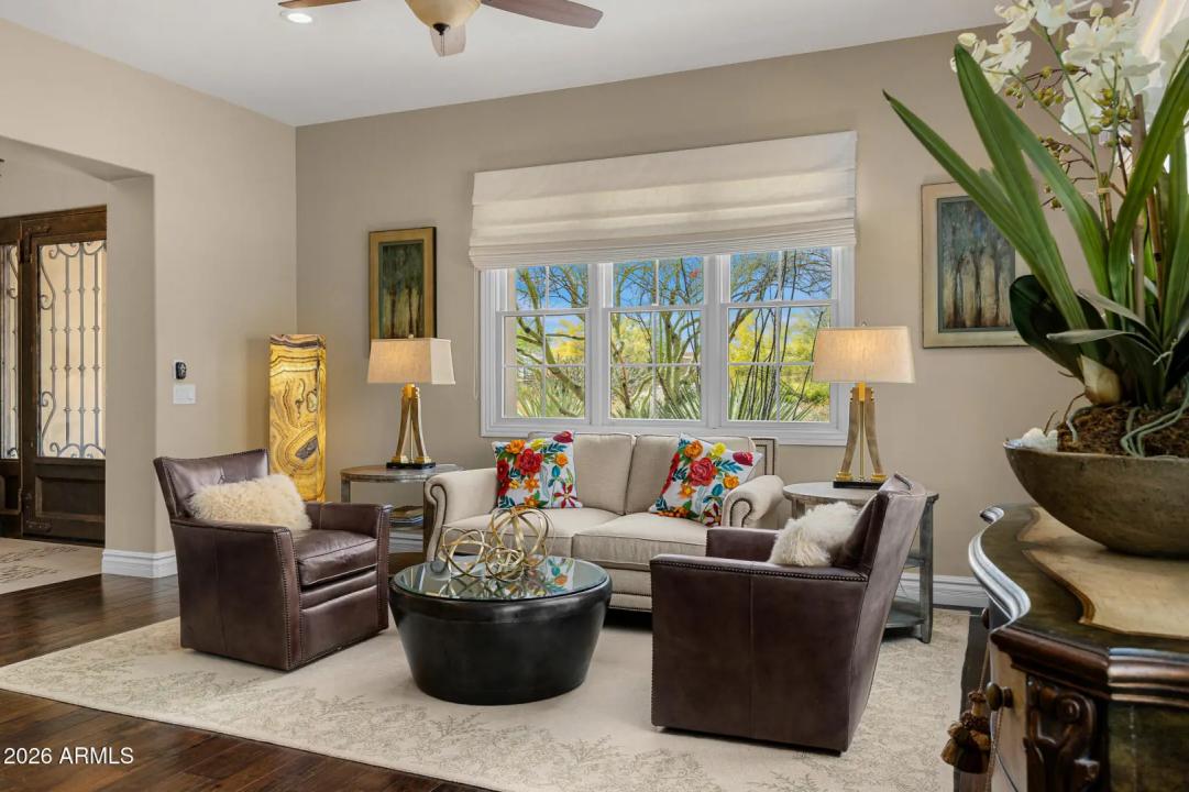 Real Estate Picture 11