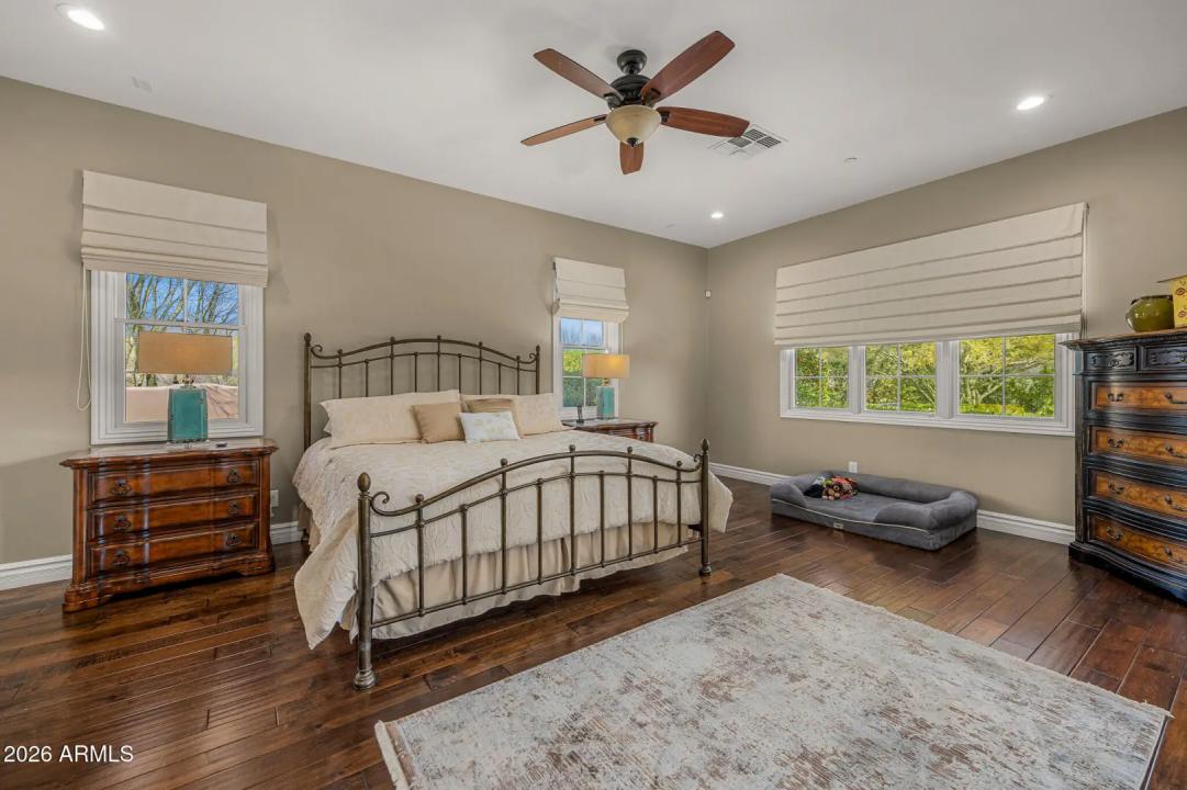 Real Estate Picture 15