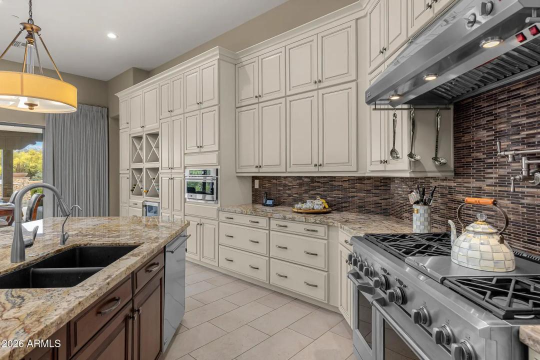 Real Estate Picture 6