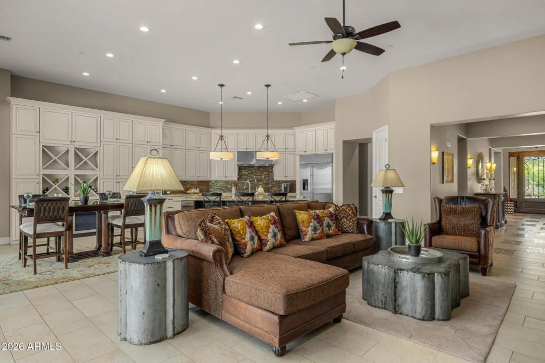 Real Estate Picture 8