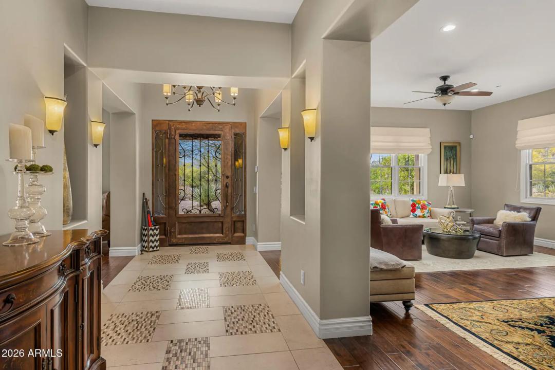 Real Estate Picture 3