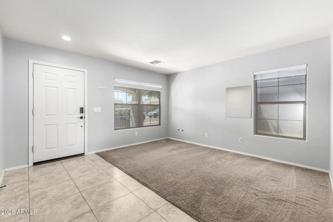 Real Estate Picture 4