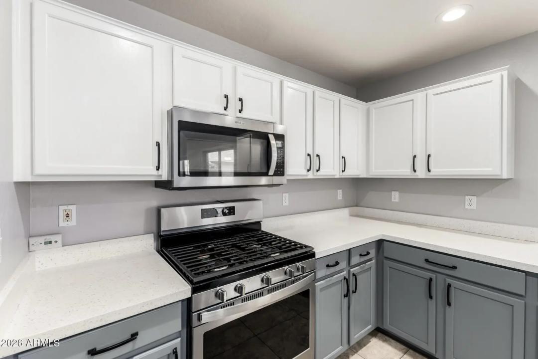 Real Estate Picture 11