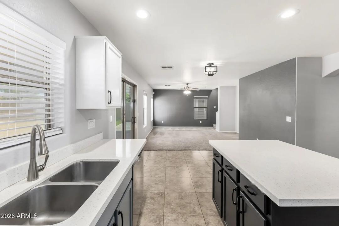 Real Estate Picture 12