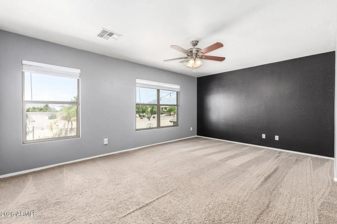 Real Estate Picture 14