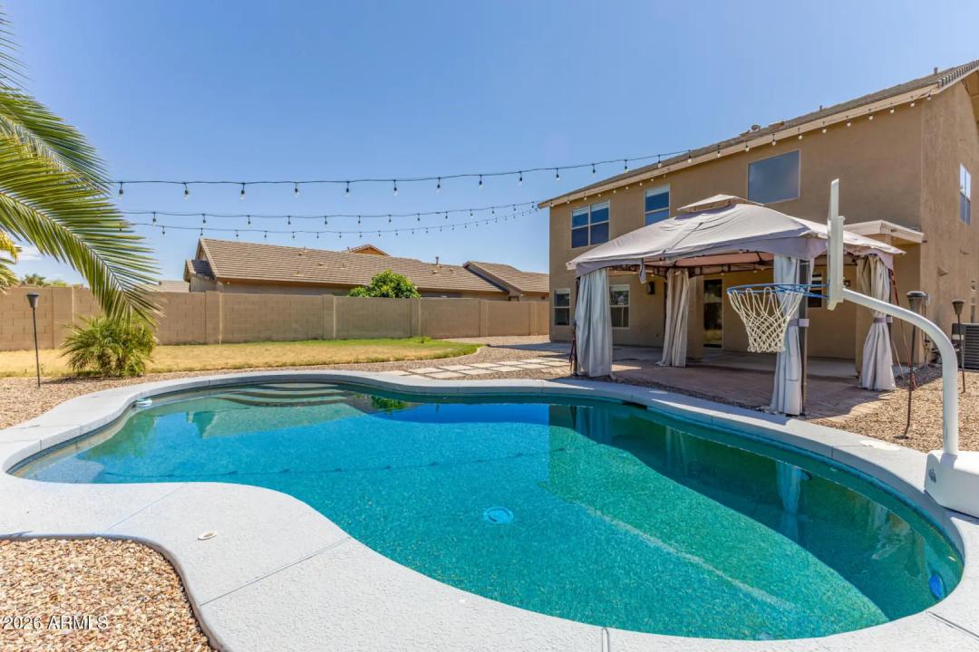 Real Estate Picture 32