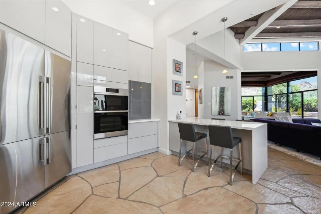 Real Estate Picture 10