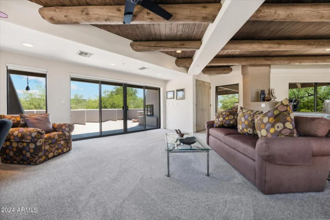 Real Estate Picture 18