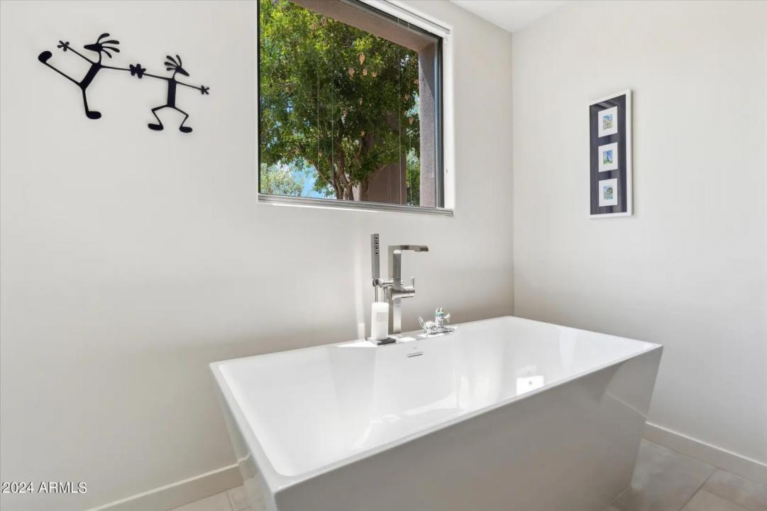 Real Estate Picture 25