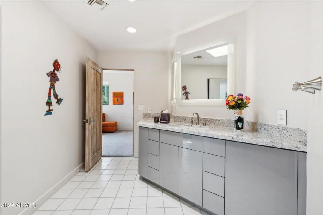 Real Estate Picture 34