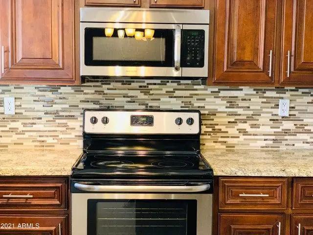 Real Estate Picture 8