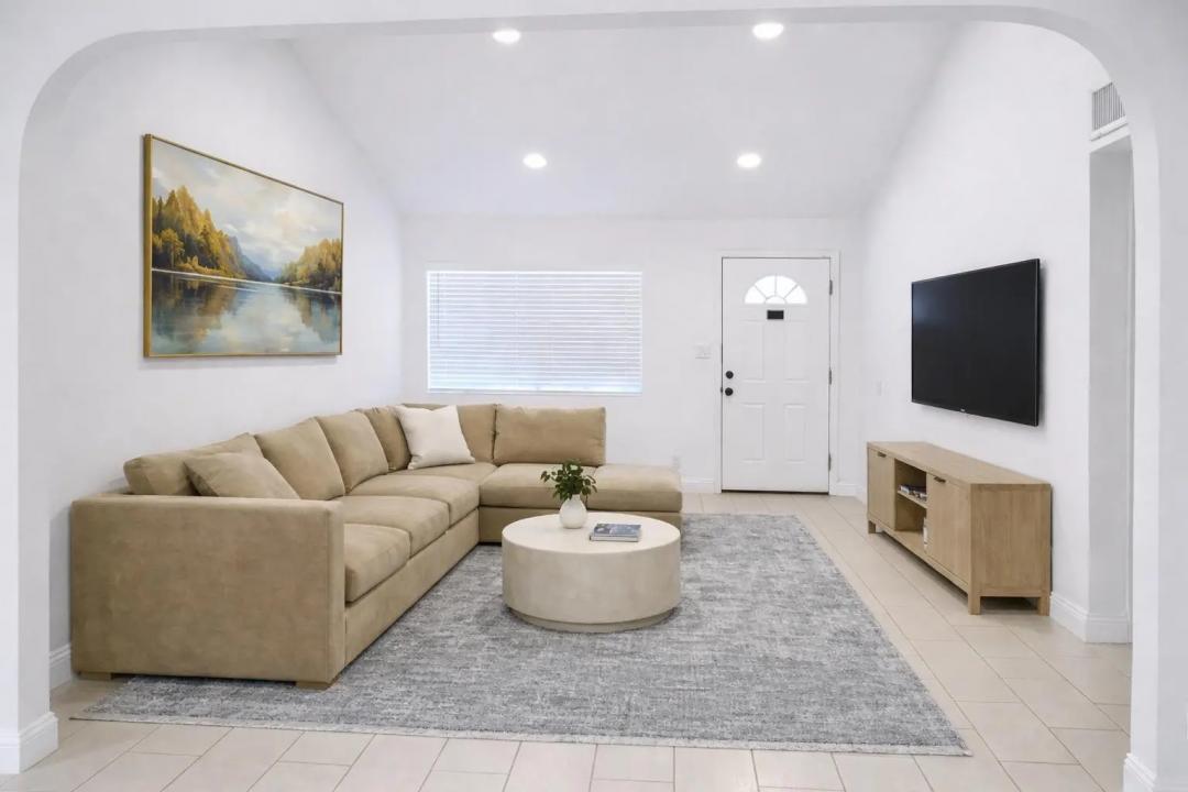 Real Estate Picture 7