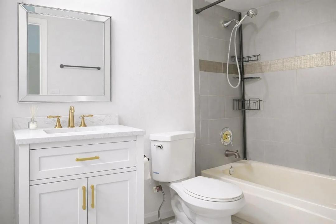 Real Estate Picture 22