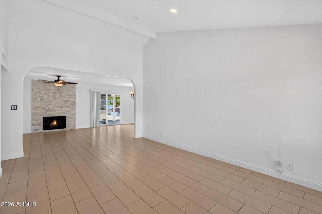 Real Estate Picture 22