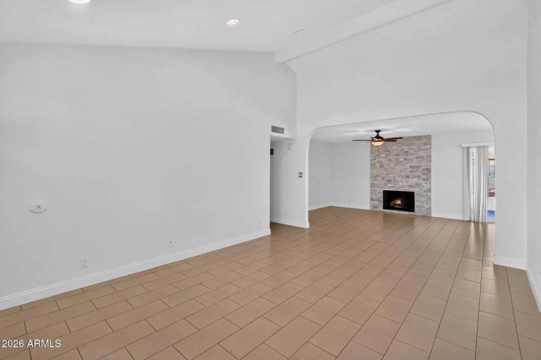 Real Estate Picture 5