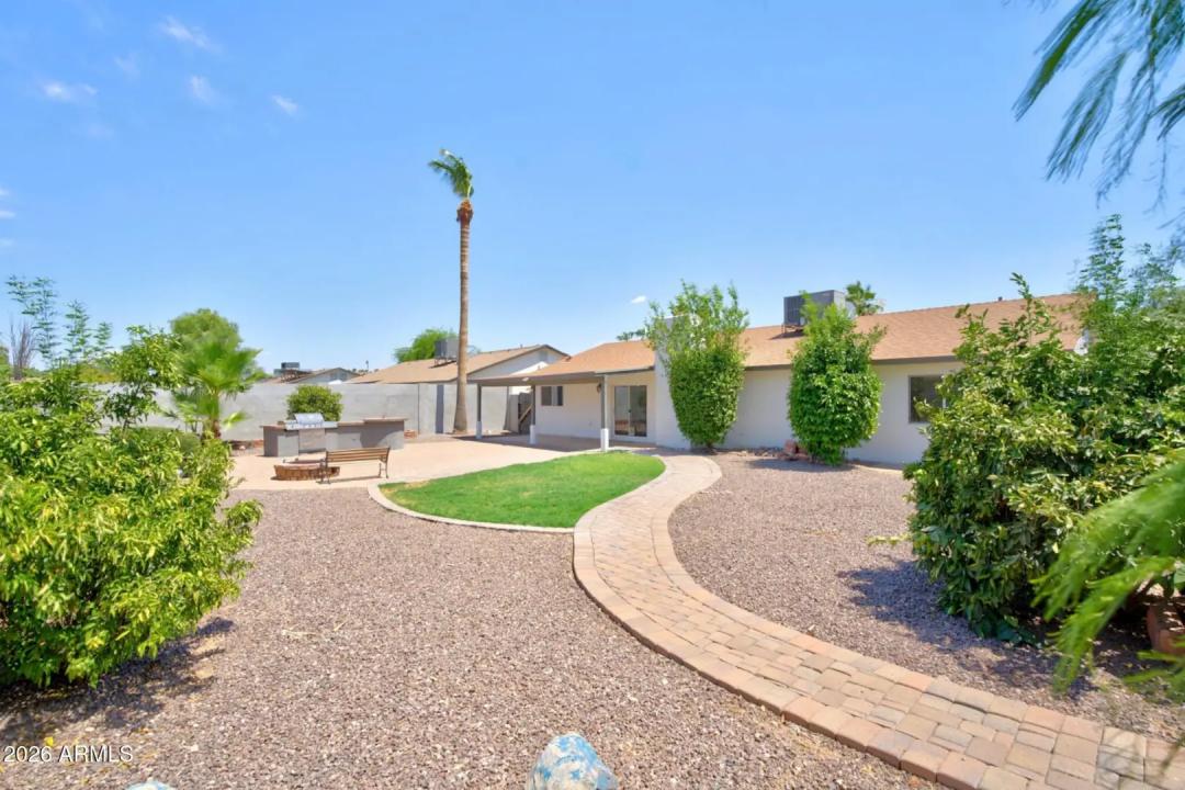 Real Estate Picture 23