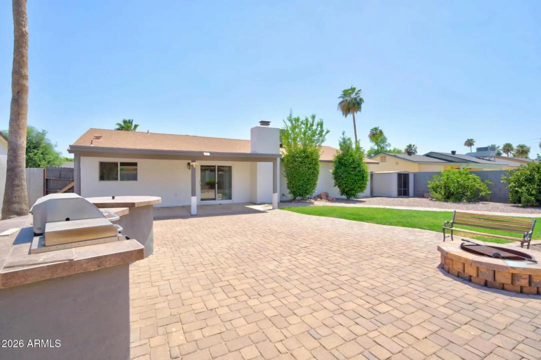 Real Estate Picture 24