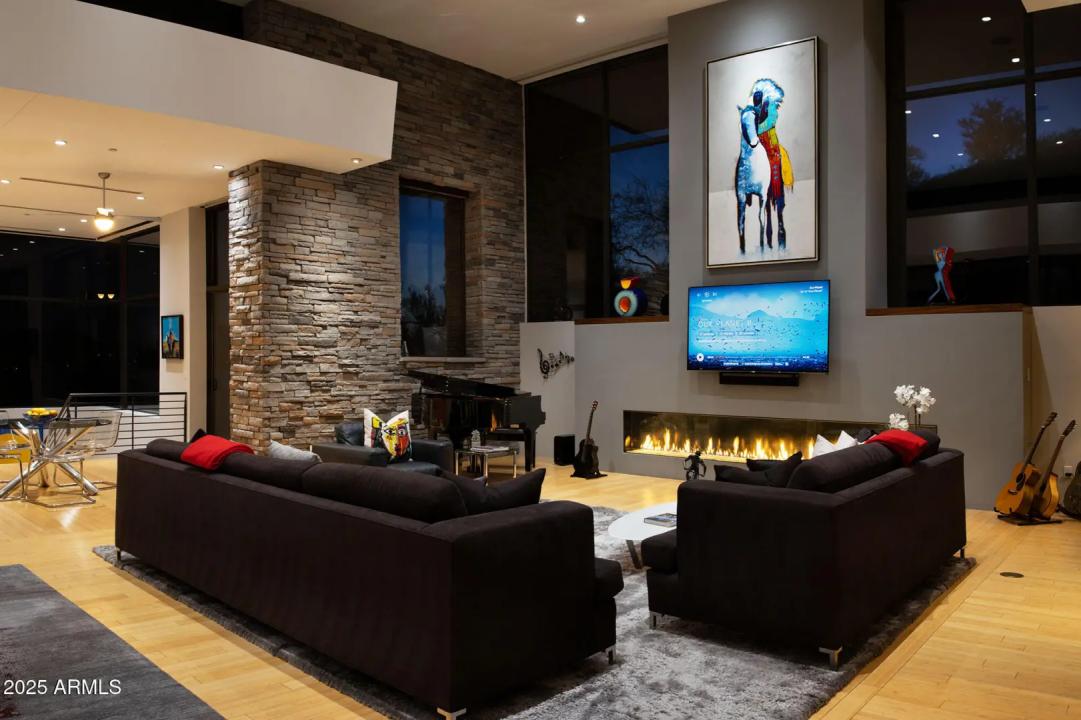 Real Estate Picture 5