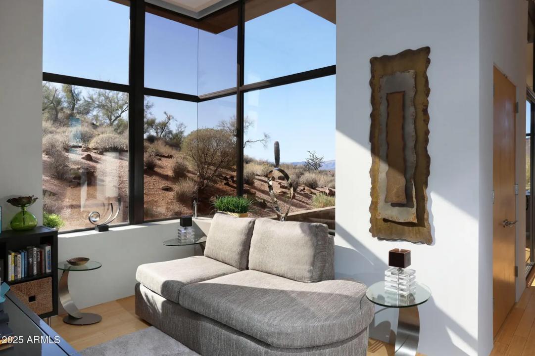 Real Estate Picture 16