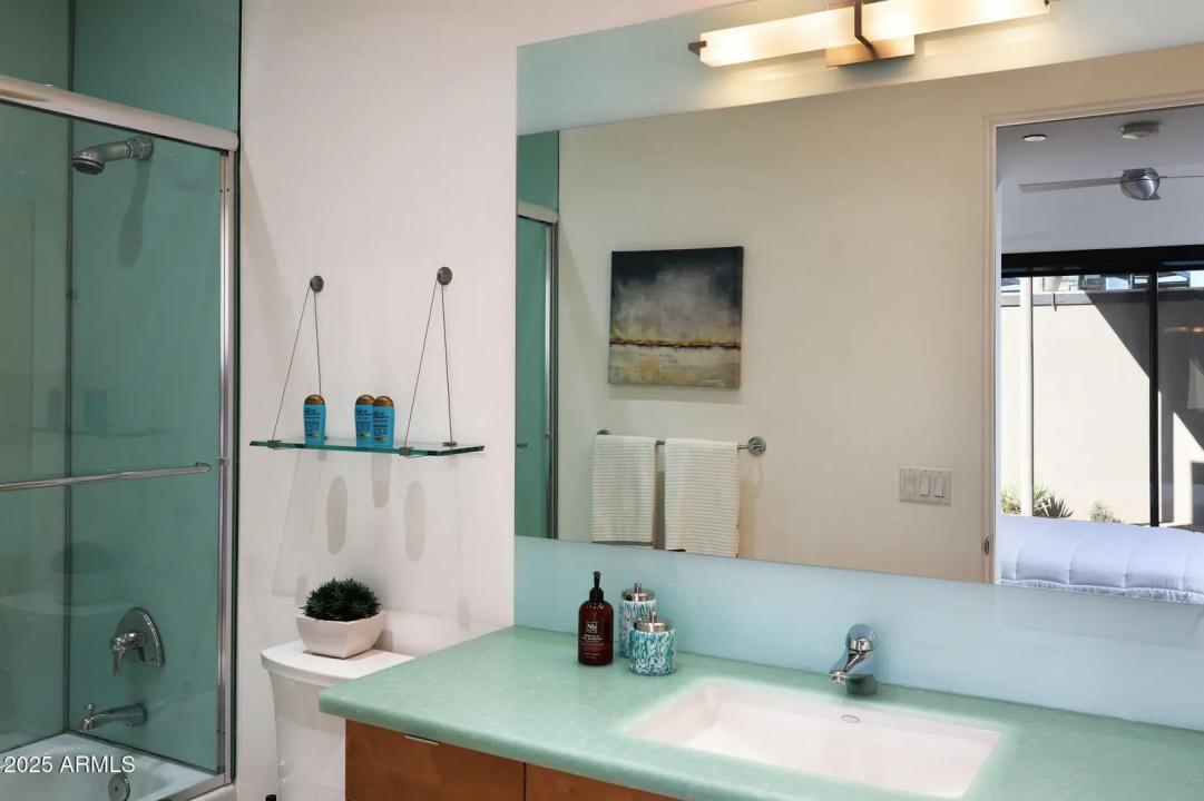 Real Estate Picture 30