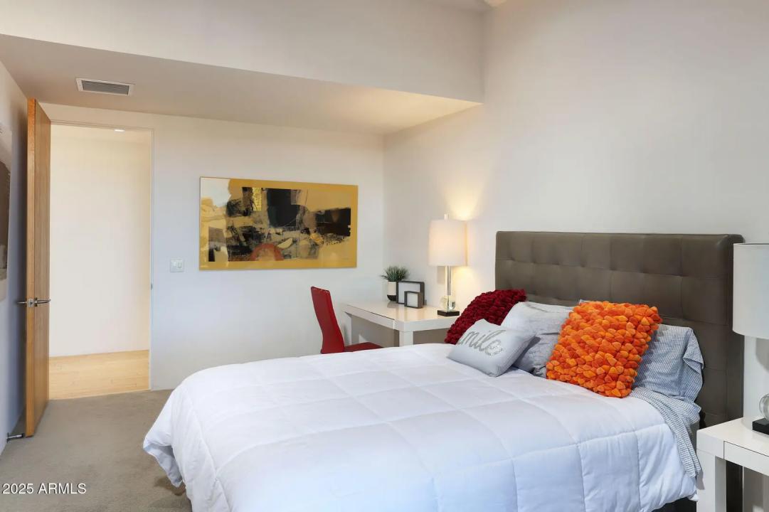 Real Estate Picture 33