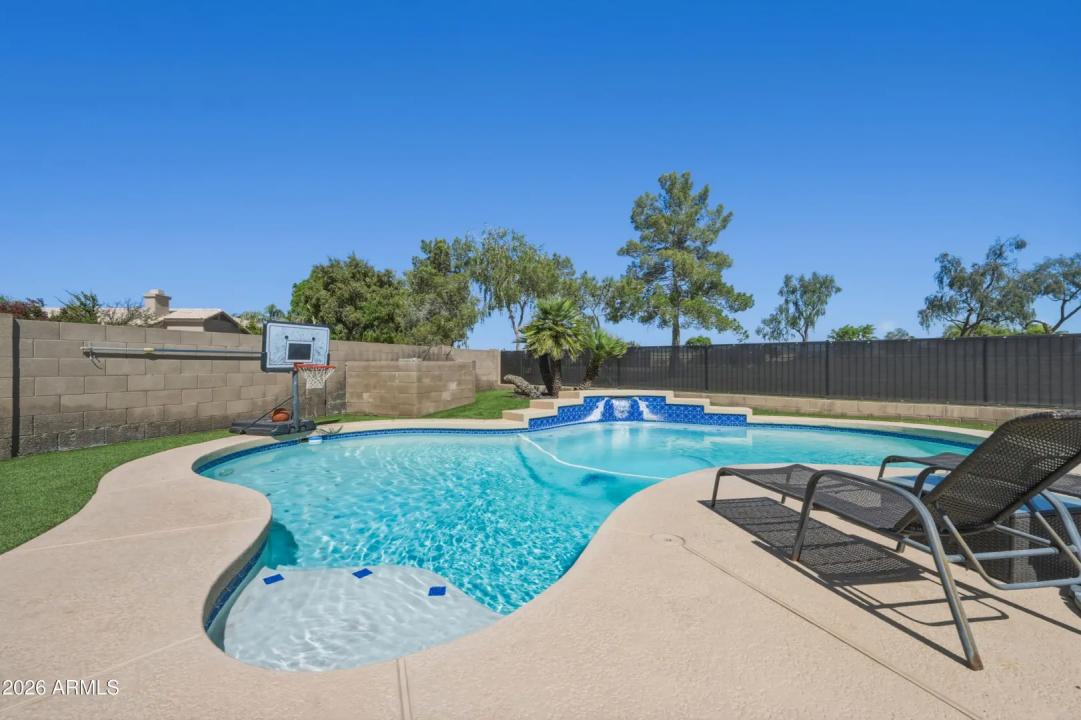 Real Estate Picture 5