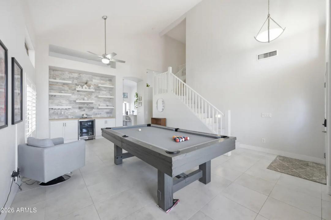 Real Estate Picture 8