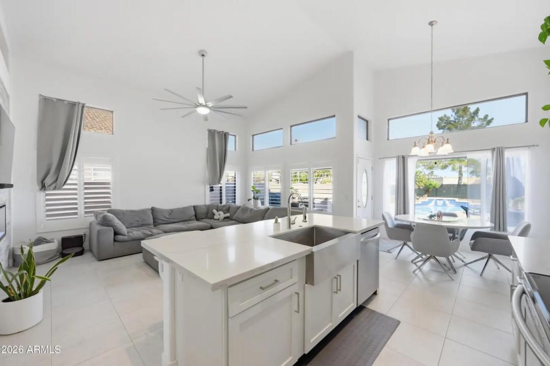 Real Estate Picture 10