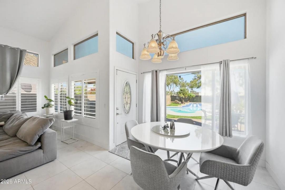 Real Estate Picture 11