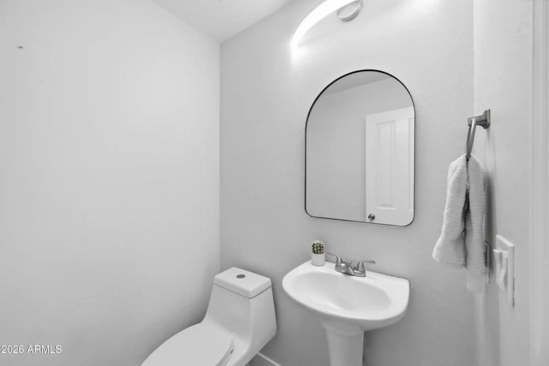 Real Estate Picture 25