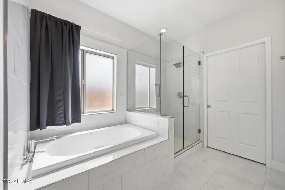 Real Estate Picture 16