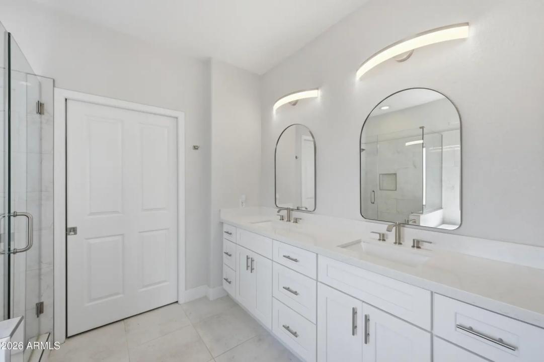 Real Estate Picture 17