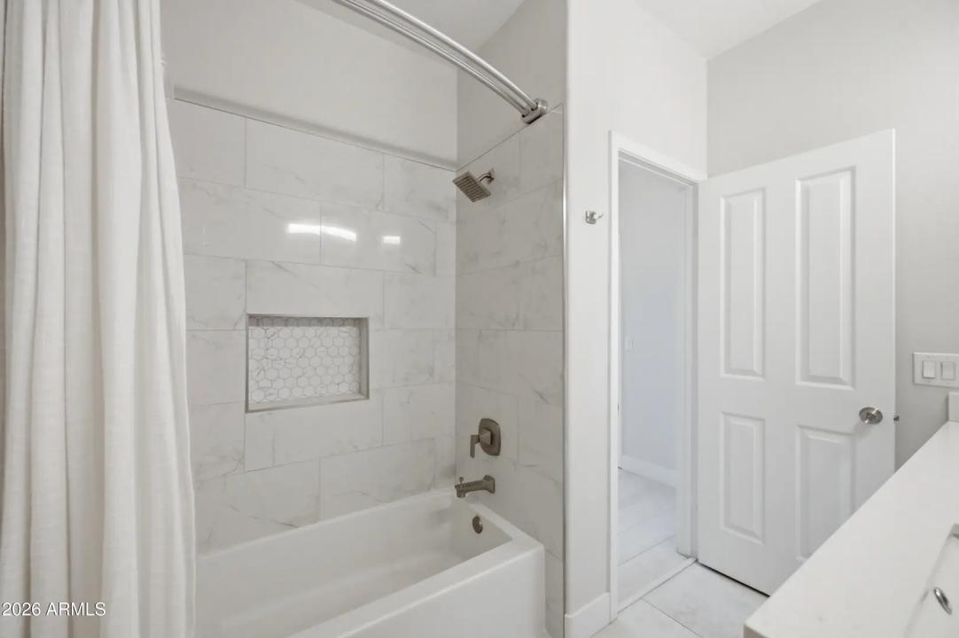 Real Estate Picture 23