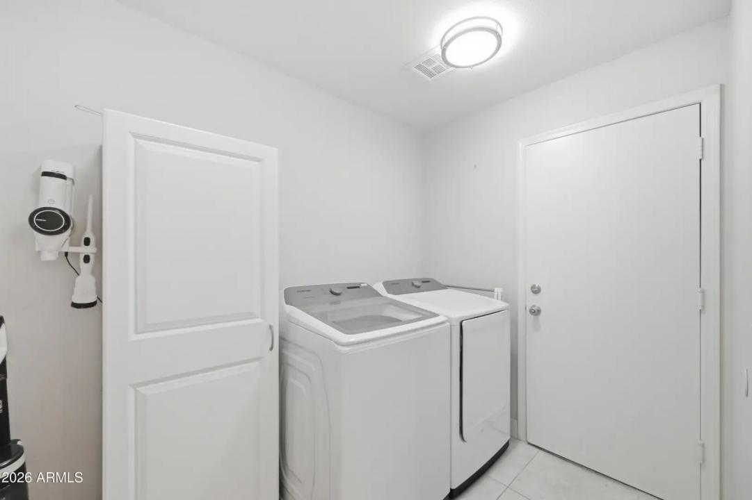 Real Estate Picture 24