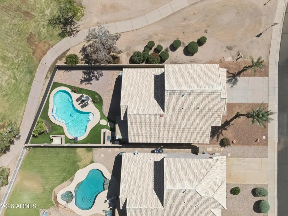 Real Estate Picture 33