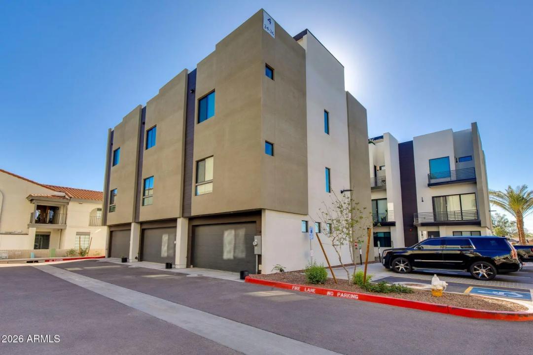 Real Estate Picture 4