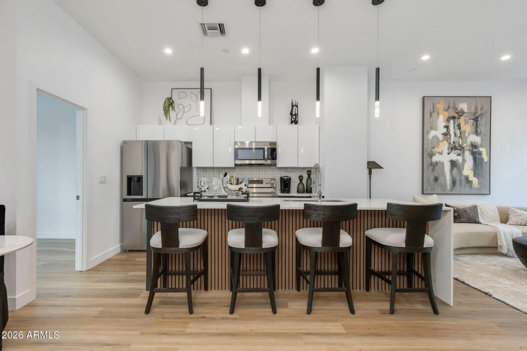 Real Estate Picture 14