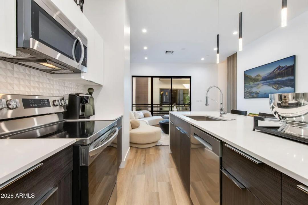 Real Estate Picture 20