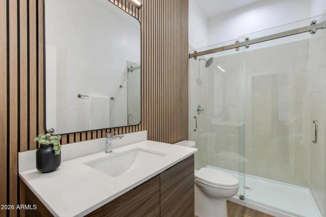 Real Estate Picture 24