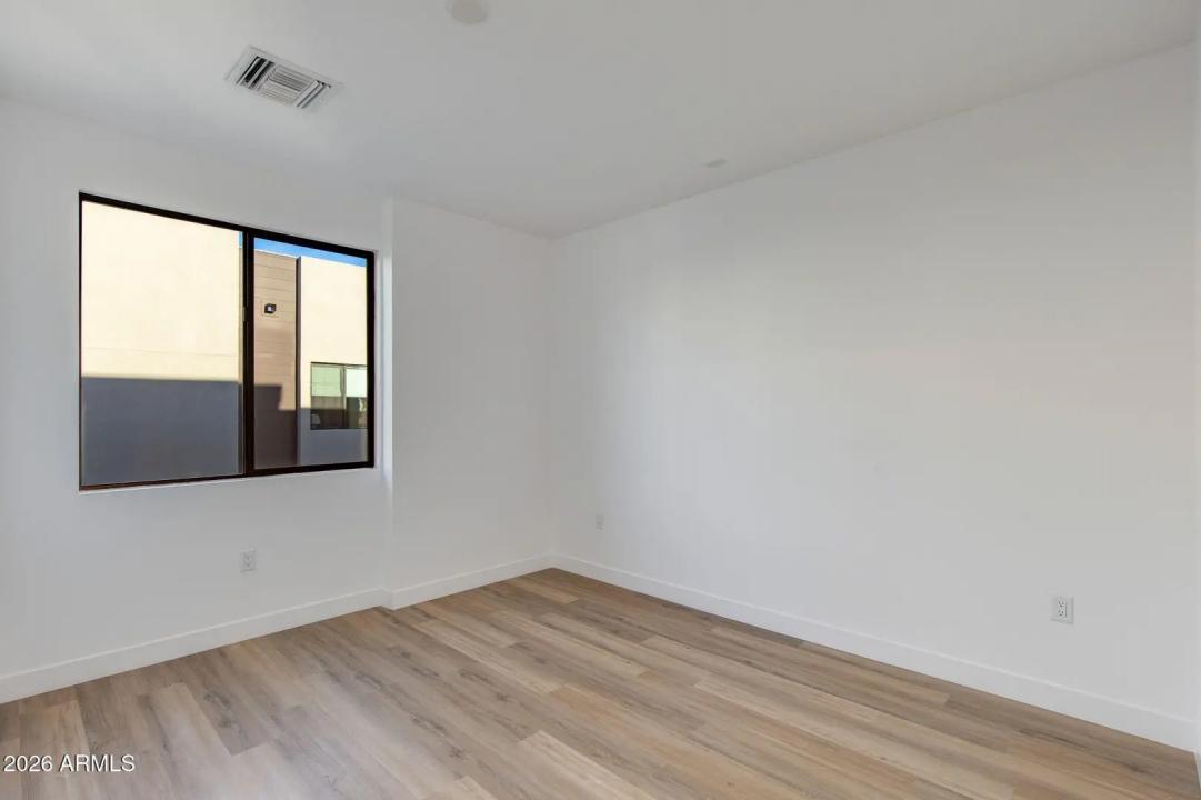 Real Estate Picture 34