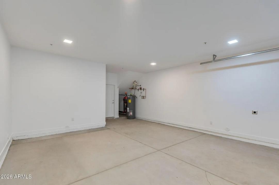 Real Estate Picture 43