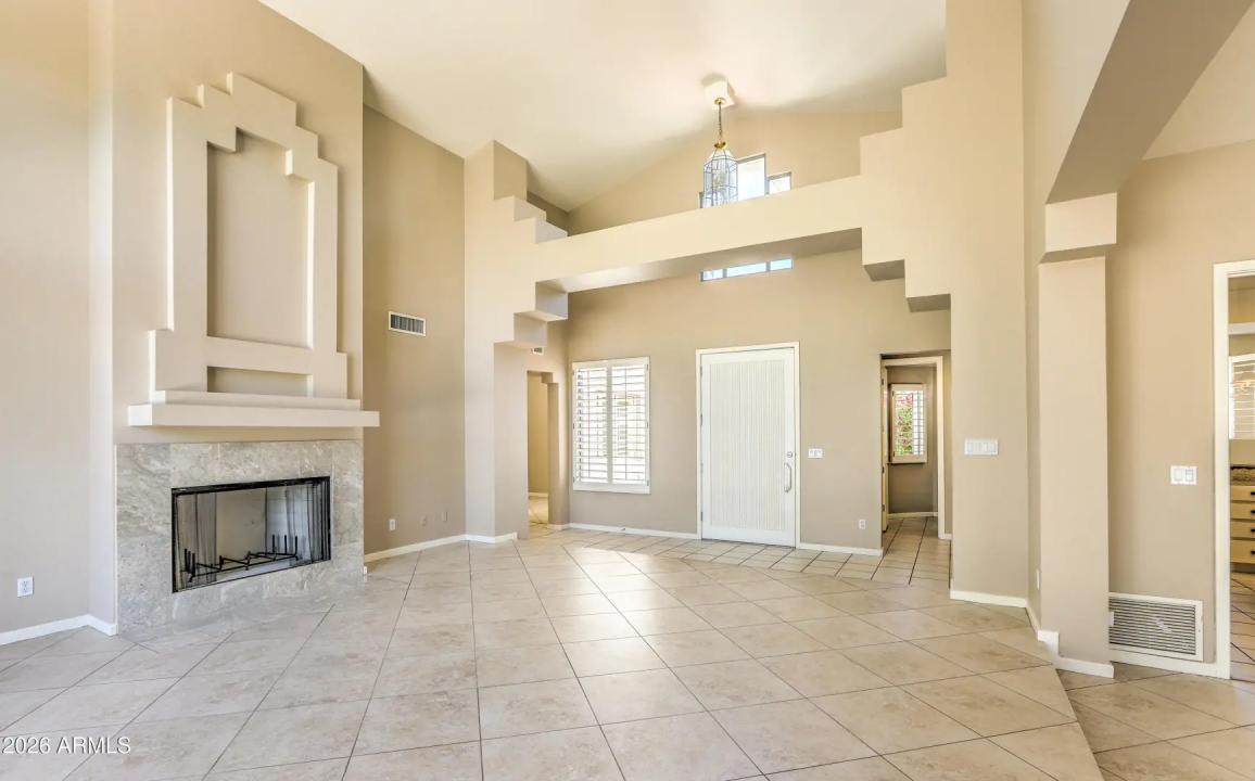 Real Estate Picture 8