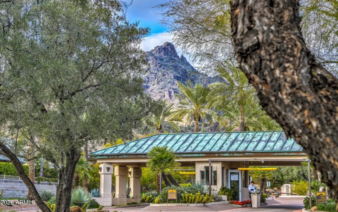 Real Estate Picture 30