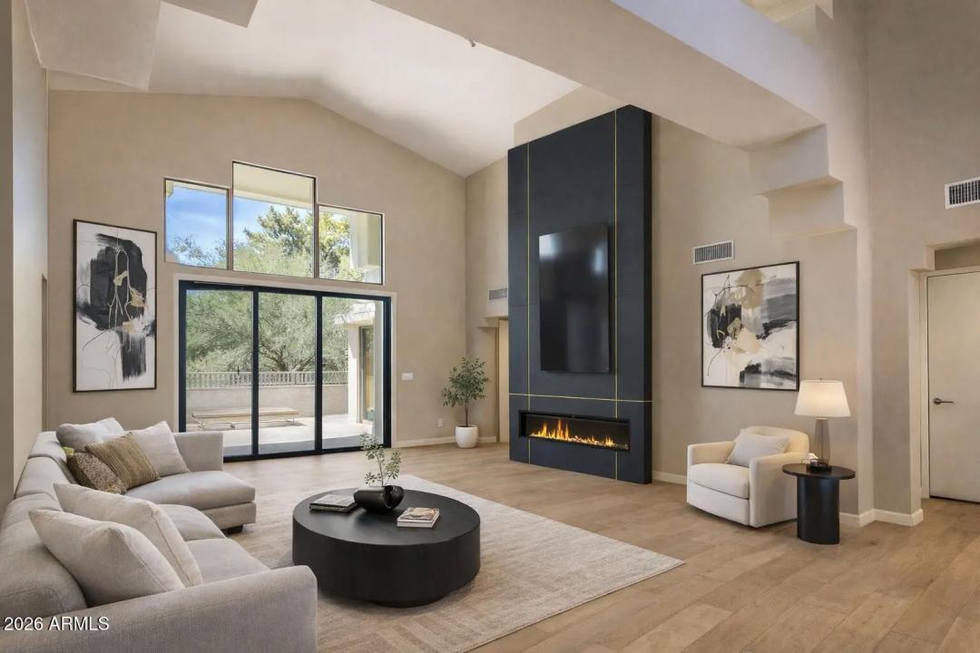 Real Estate Picture 5