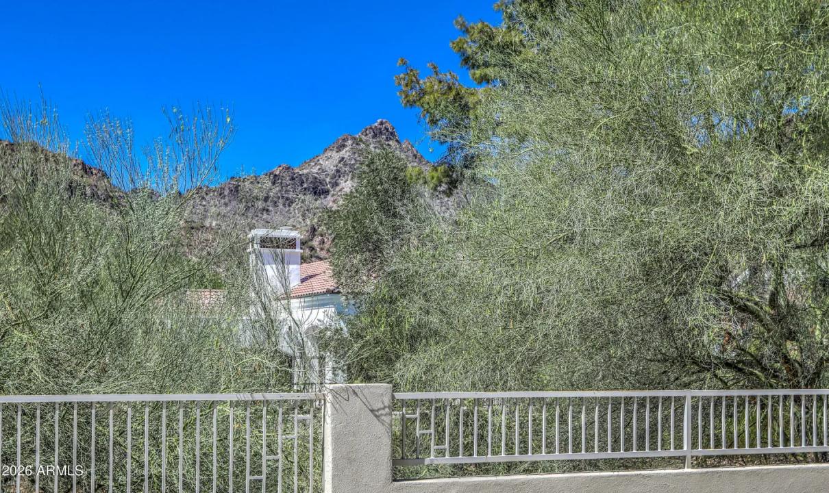 Real Estate Picture 7