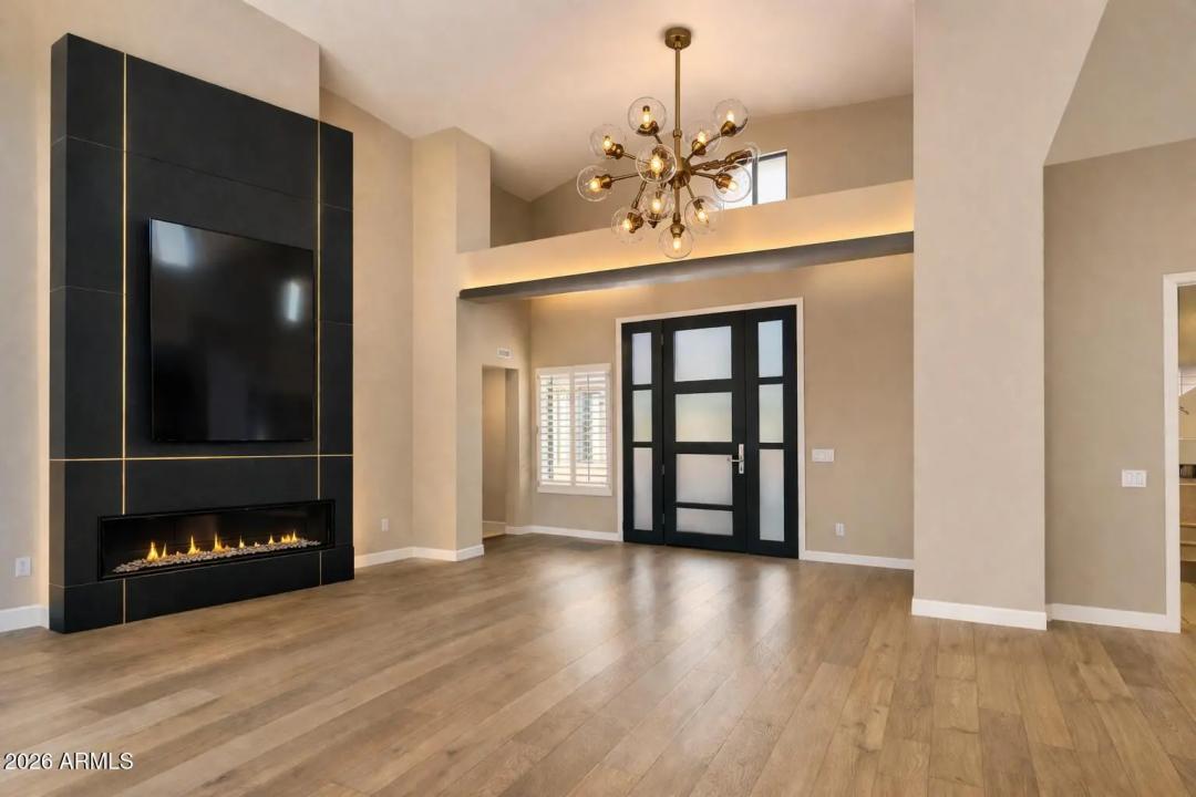 Real Estate Picture 9