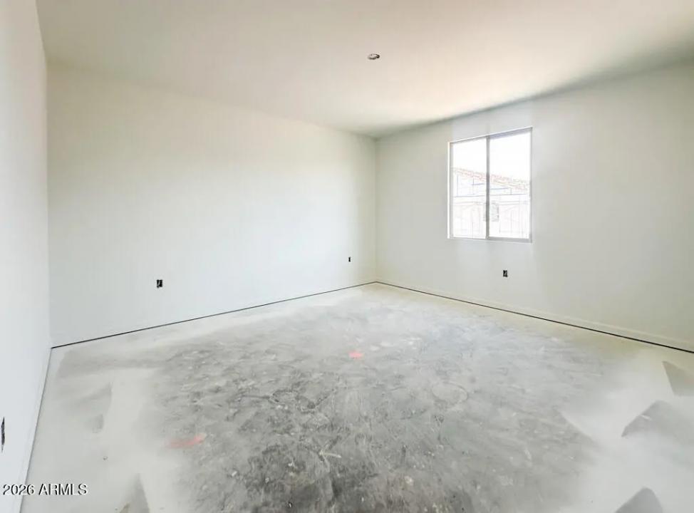Real Estate Picture 5