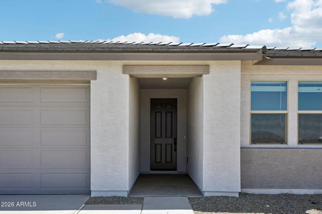Real Estate Picture 4