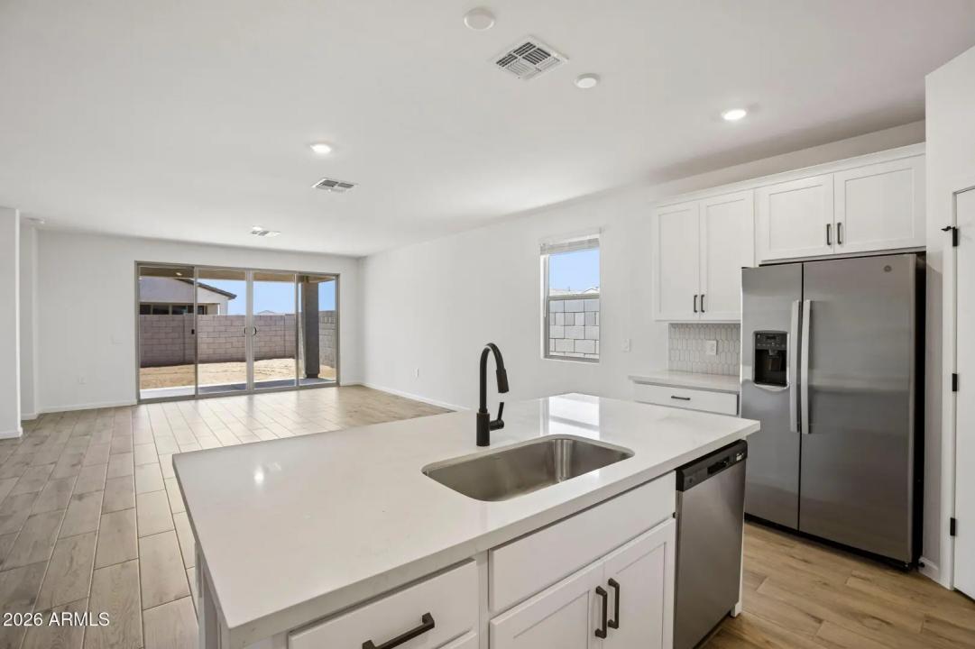 Real Estate Picture 10