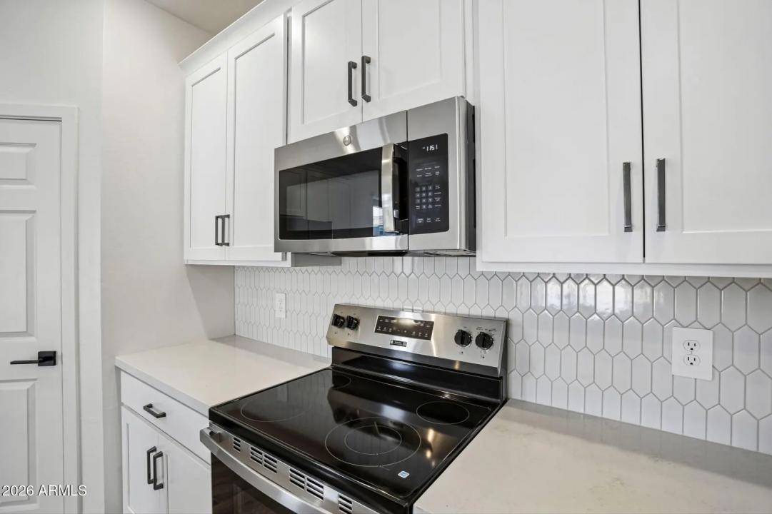Real Estate Picture 11